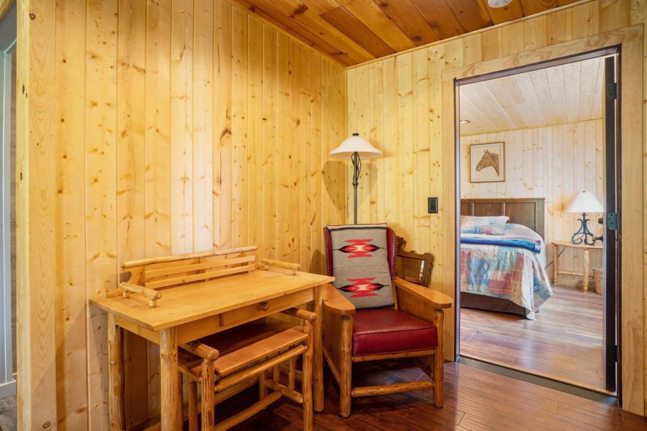 Frontier Mountain Retreat - Monthly Long-Term Vacation Rental 30 Days Minimum -- Estes Park Apts Luaran gambar